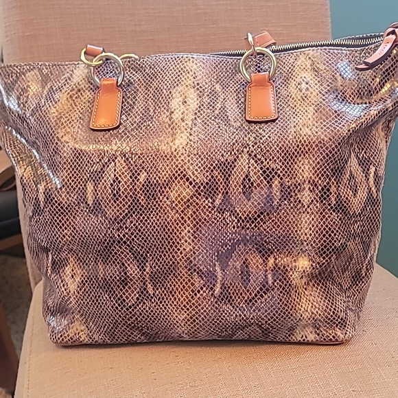 Dooney & Bourke Tote - Picture 5 of 8
